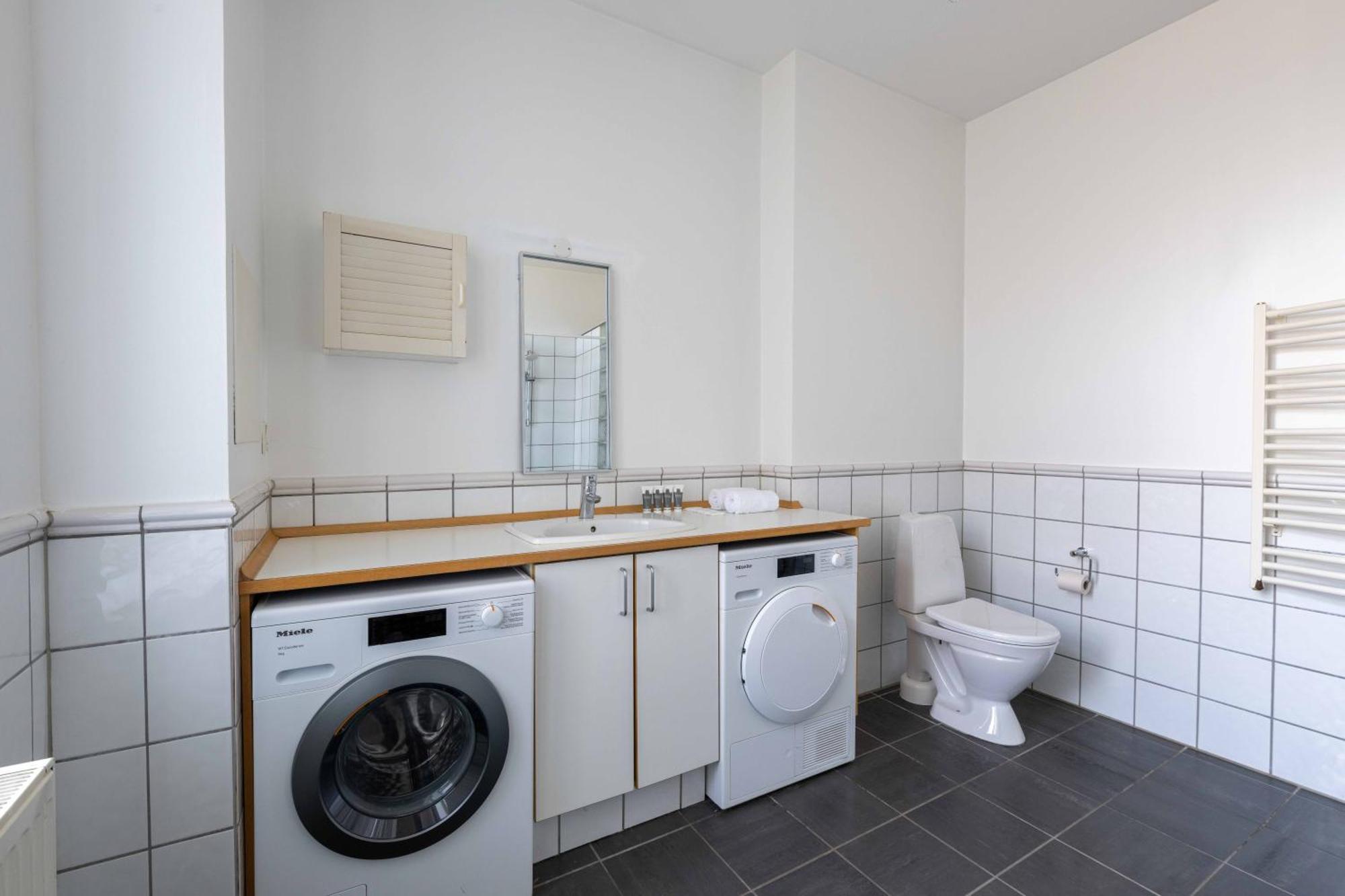 Apartment 3 Bedroom Flat In Lovely Area